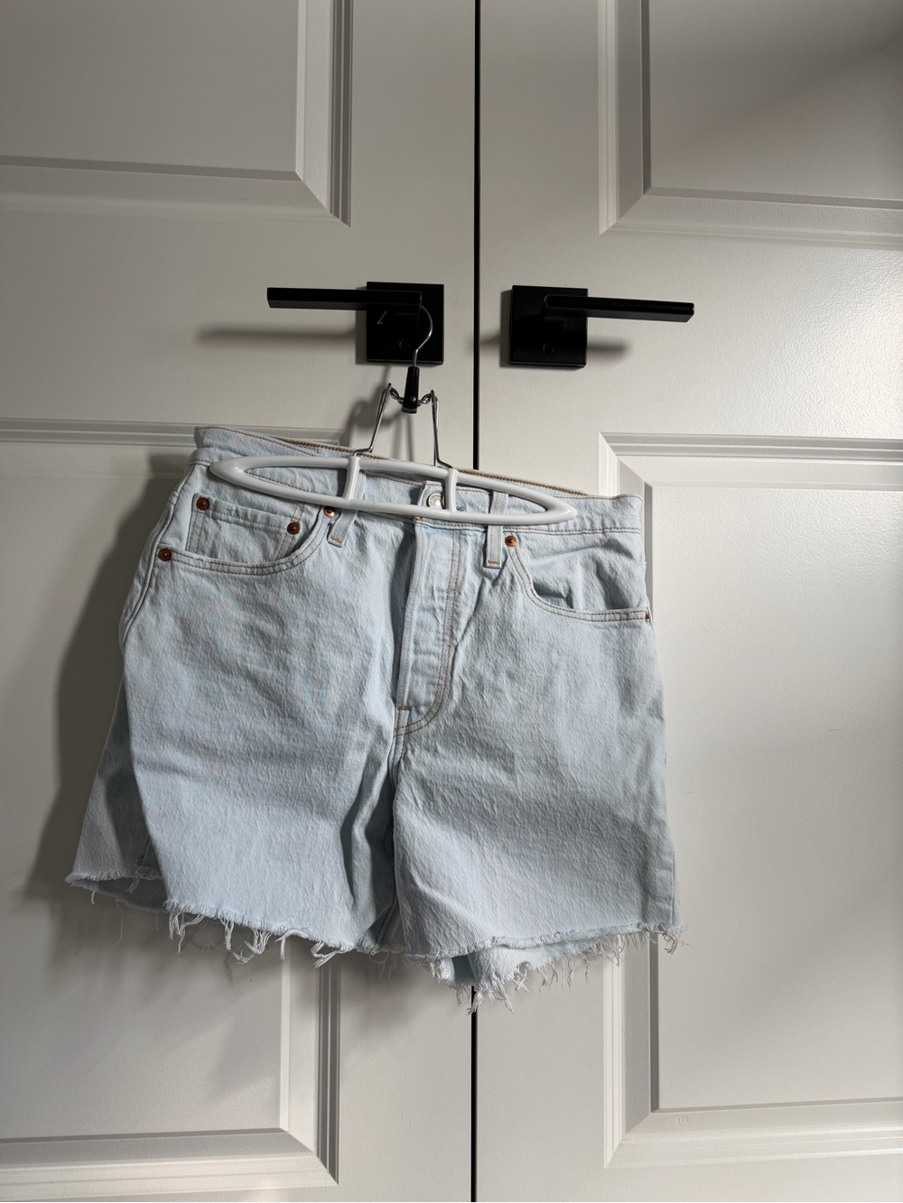 Light Wash Levis Cutoff Shorts